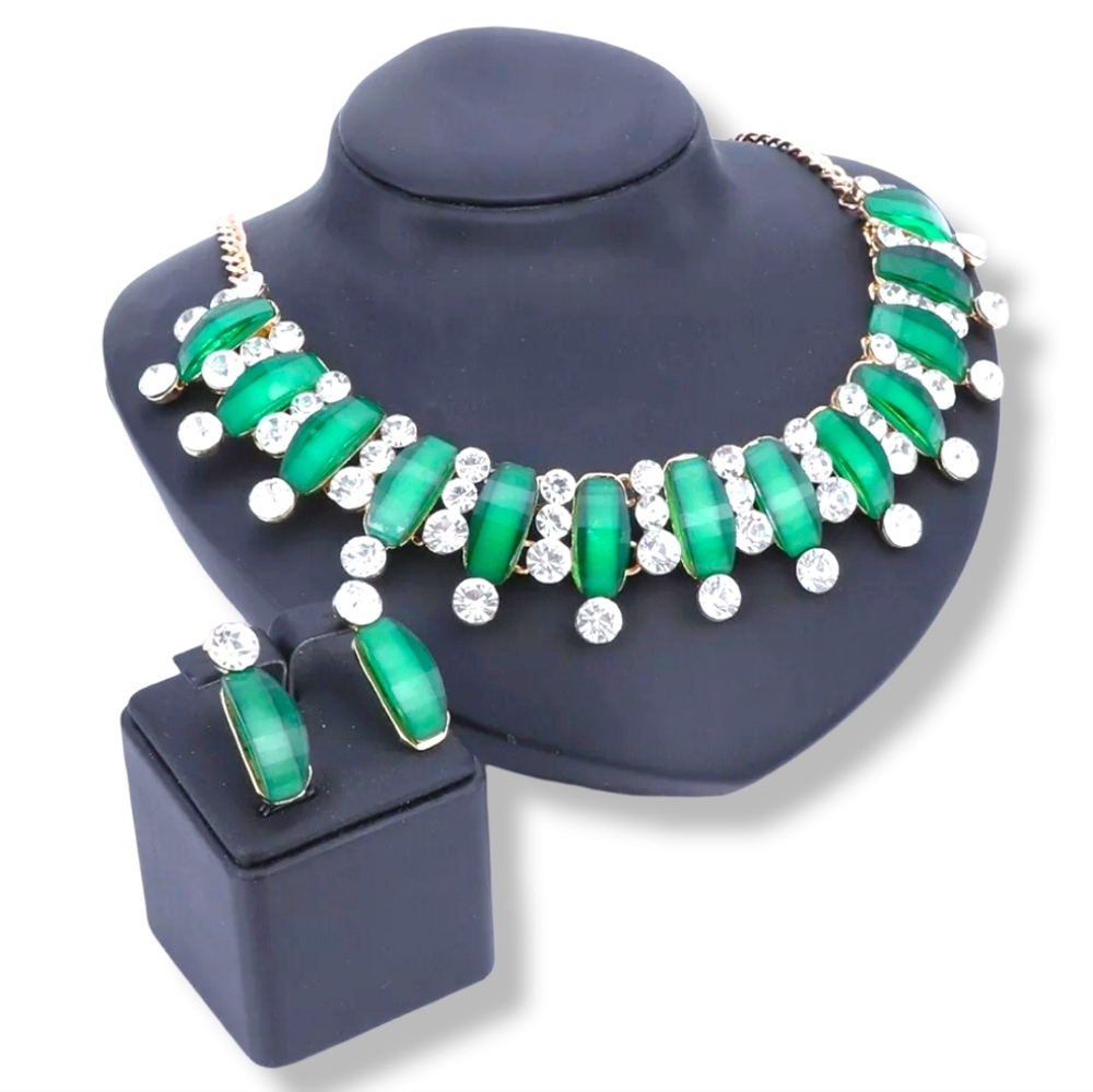 18K gold plated green and white crystal necklace earrings set - Picture 3 of 12